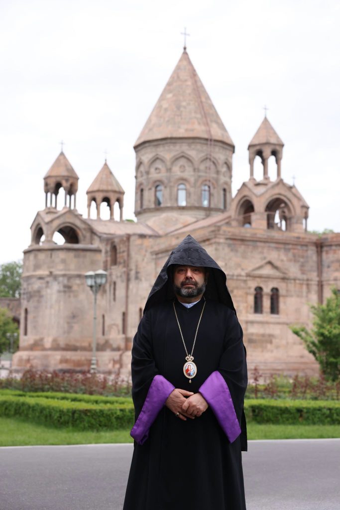Արագածոտնի Թեմի Առաջնորդ